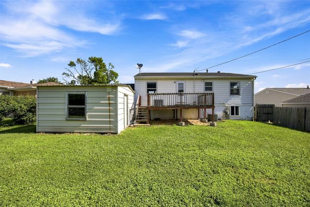 5701 Gordon Court NW, Cedar Rapids, IA 52405
