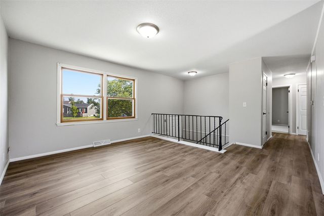 5701 Gordon Court NW, Cedar Rapids, IA 52405