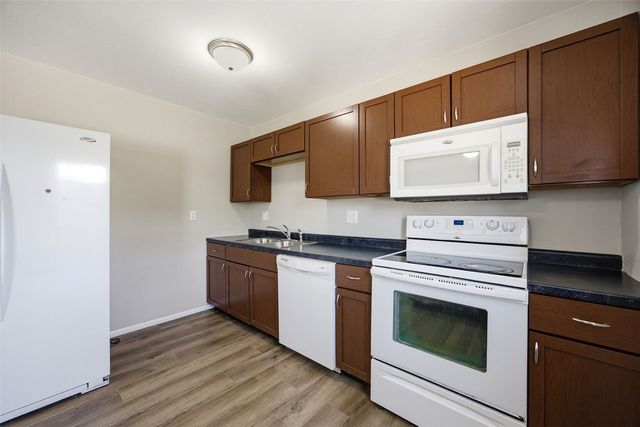 5701 Gordon Court NW, Cedar Rapids, IA 52405