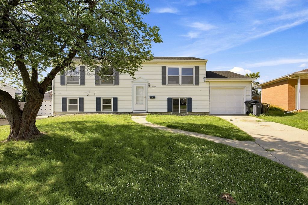 5701 Gordon Court NW, Cedar Rapids, IA 52405