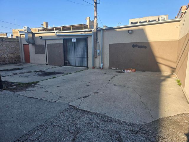 4411 N Kedzie Avenue, Chicago, IL 60625