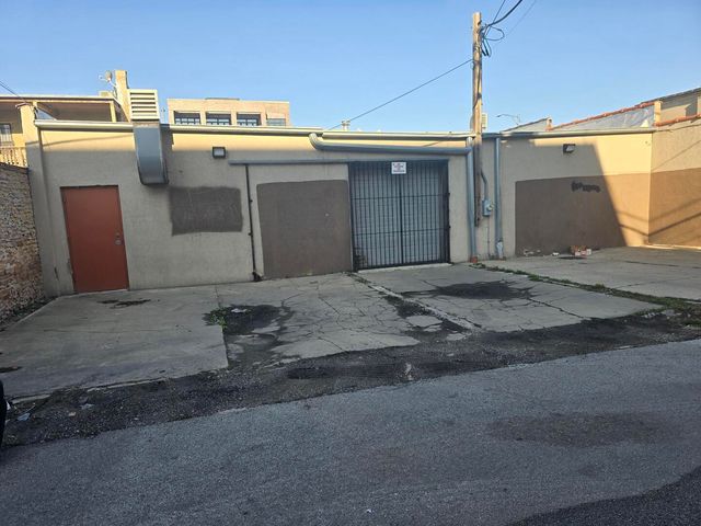 4411 N Kedzie Avenue, Chicago, IL 60625