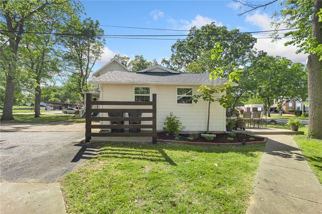 623 S Pine Street, Harrison, AR 72601