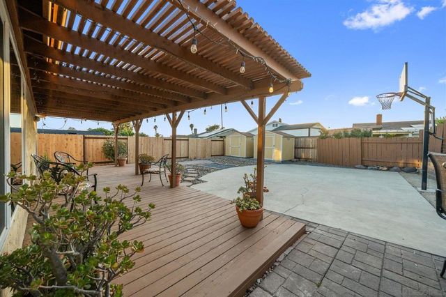 12980 Calle de las Rosas, San Diego, CA 92129