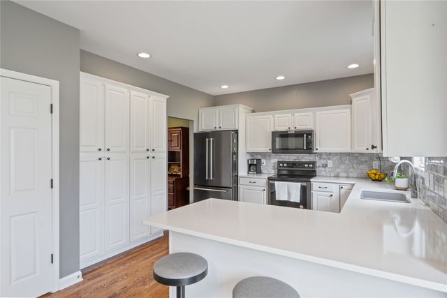 7885 Boulder Court, West Des Moines, IA 50266