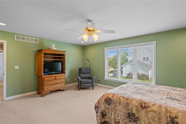 7885 Boulder Court, West Des Moines, IA 50266