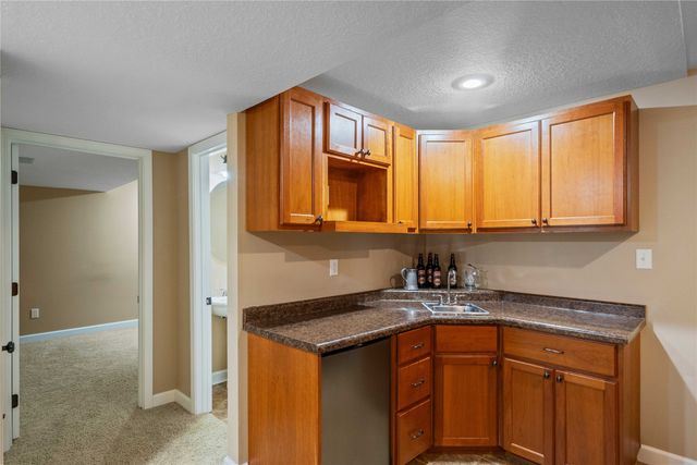 7885 Boulder Court, West Des Moines, IA 50266
