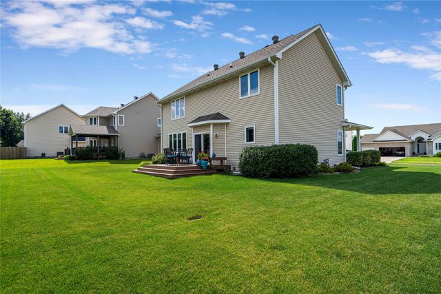 7885 Boulder Court, West Des Moines, IA 50266