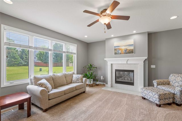 7885 Boulder Court, West Des Moines, IA 50266