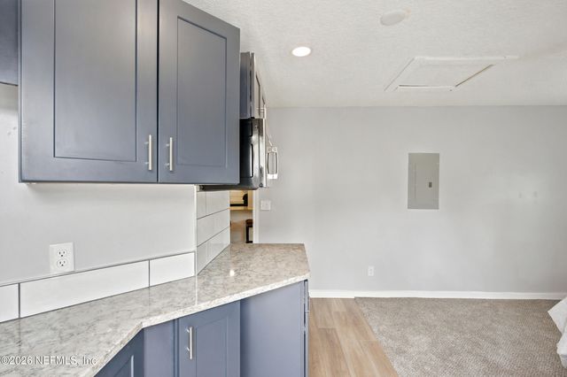 5032 FOXBORO Road, Jacksonville, FL 32208