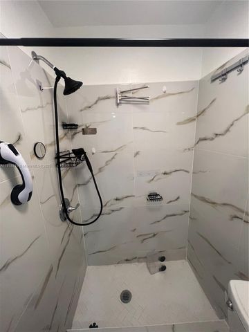 8480 NW 14th St 1, Pembroke Pines, FL 33024