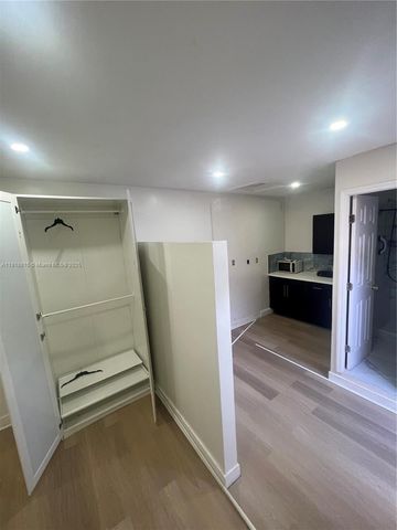 8480 NW 14th St 1, Pembroke Pines, FL 33024