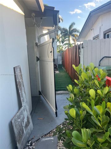 8480 NW 14th St 1, Pembroke Pines, FL 33024