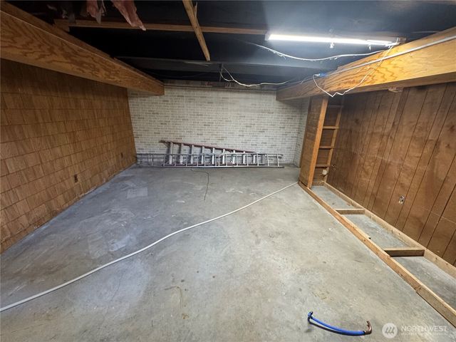 125 3rd Street, Electric City, WA 99123