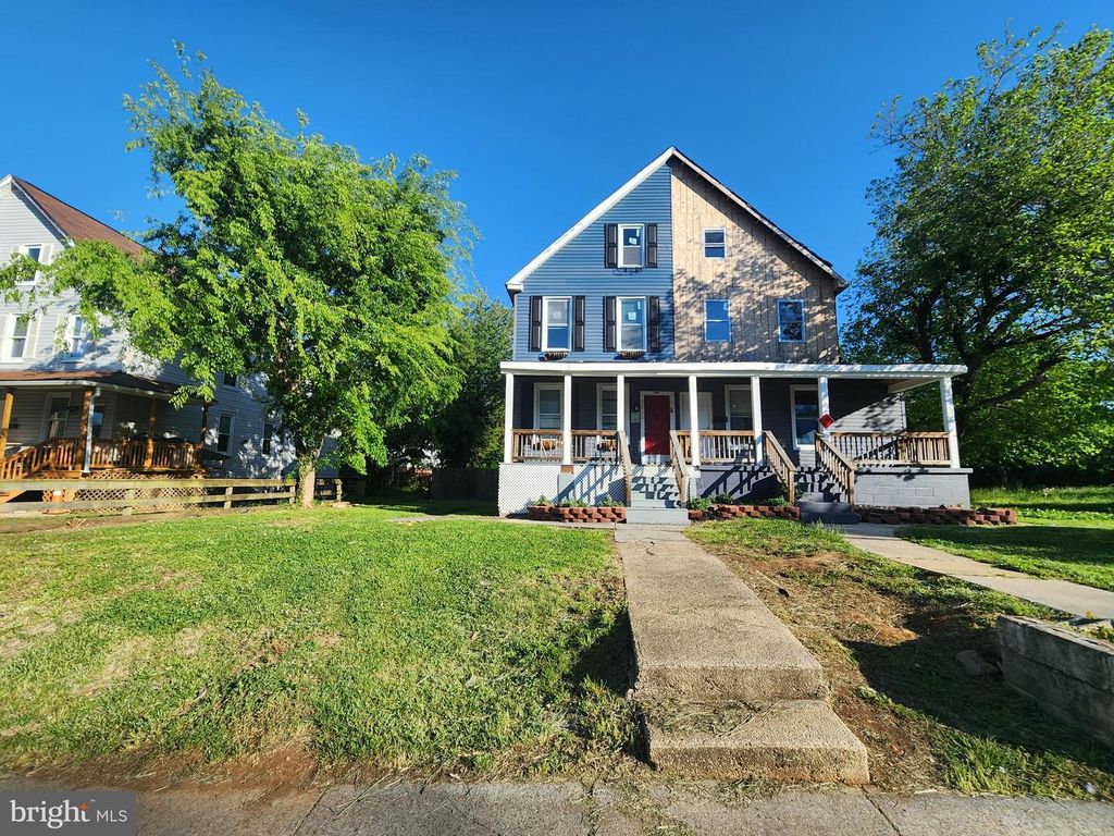 Image 3 of property listing at 3516 HAYWARD AVE, Baltimore, MD 21215