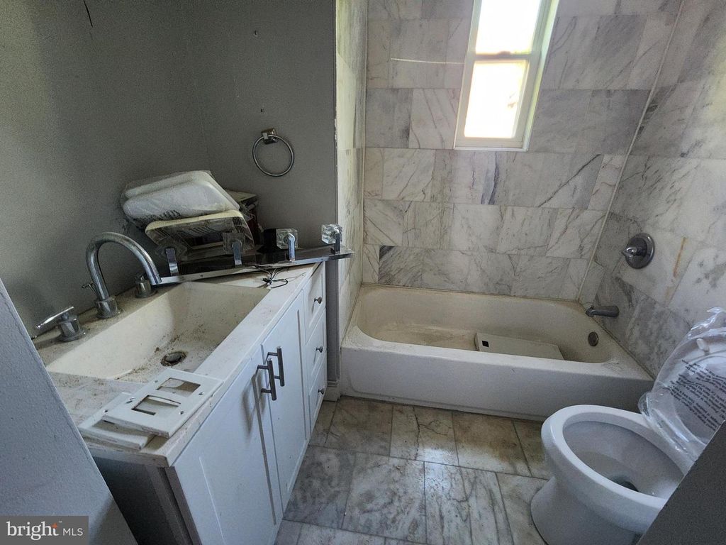 Image 38 of property listing at 3516 HAYWARD AVE, Baltimore, MD 21215