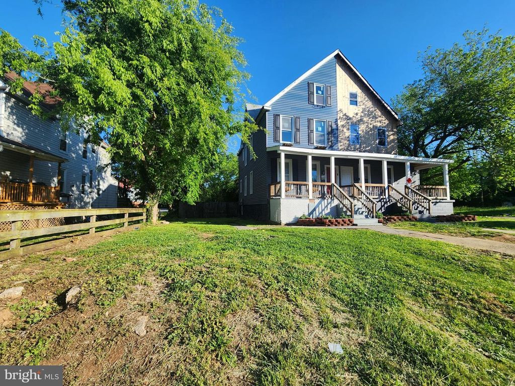 Image 4 of property listing at 3516 HAYWARD AVE, Baltimore, MD 21215