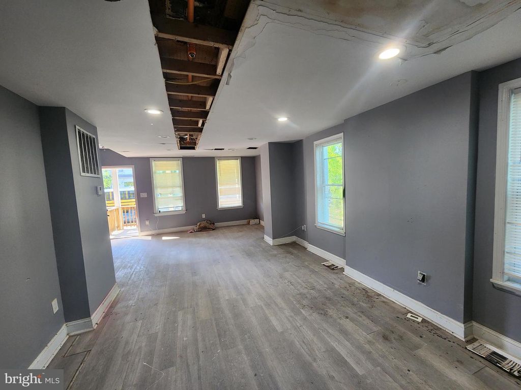 Image 7 of property listing at 3516 HAYWARD AVE, Baltimore, MD 21215