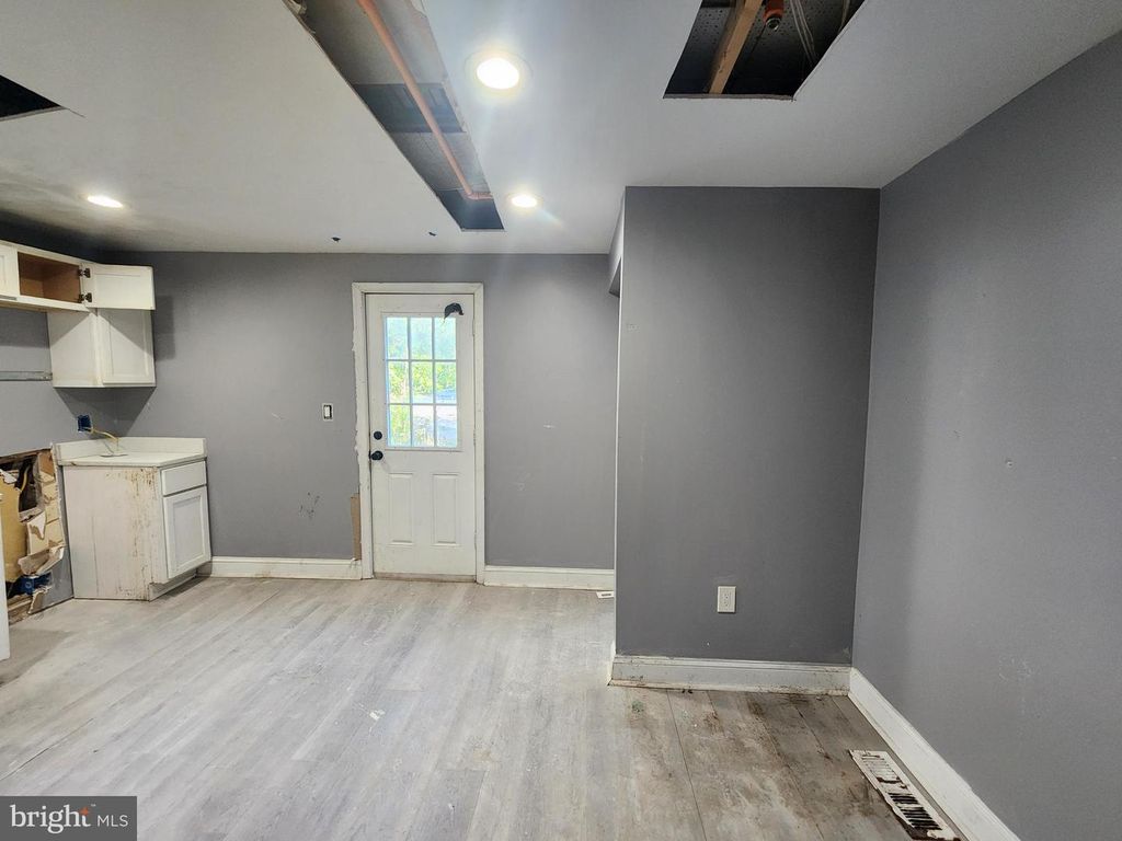 Image 9 of property listing at 3516 HAYWARD AVE, Baltimore, MD 21215