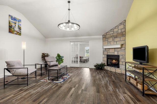 835 E Country Ridge Street, Nixa, MO 65714