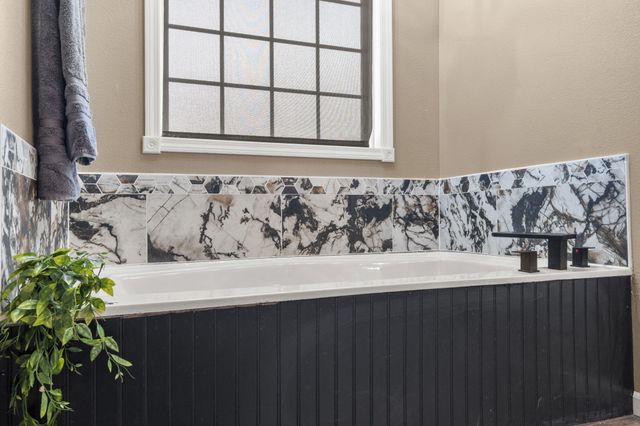 835 E Country Ridge Street, Nixa, MO 65714