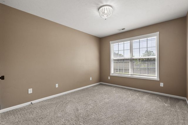 835 E Country Ridge Street, Nixa, MO 65714