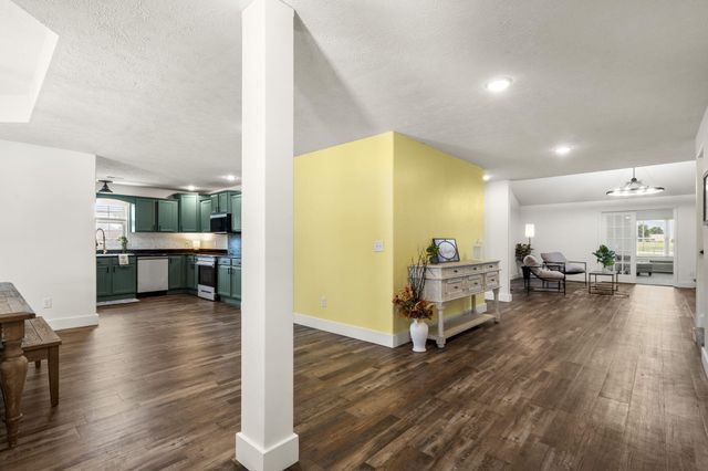 835 E Country Ridge Street, Nixa, MO 65714