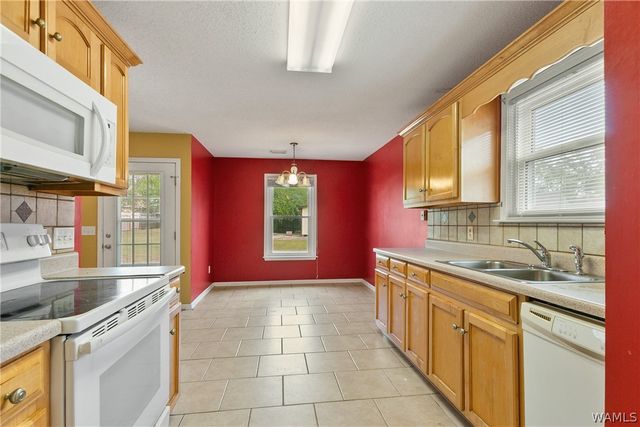 81 Peyton, Moundville, AL 35474