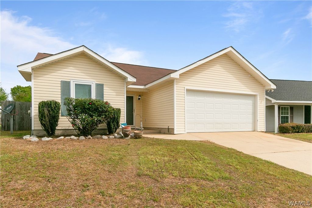 81 Peyton, Moundville, AL 35474