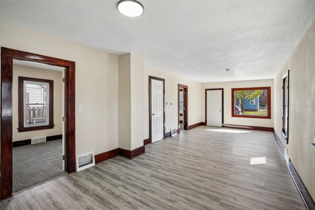 3004 Bowdoin Street, Des Moines, IA 50313