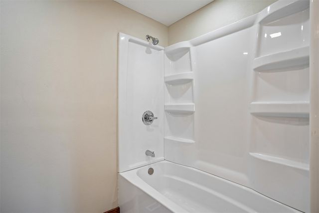 3004 Bowdoin Street, Des Moines, IA 50313