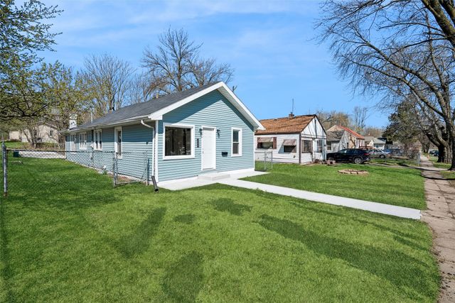 3004 Bowdoin Street, Des Moines, IA 50313