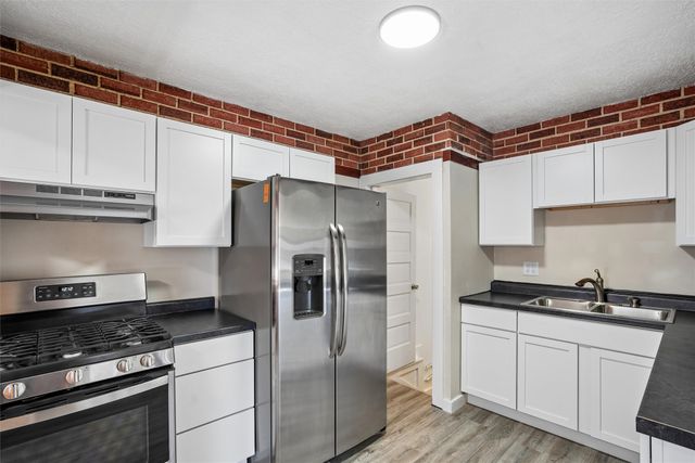 3004 Bowdoin Street, Des Moines, IA 50313