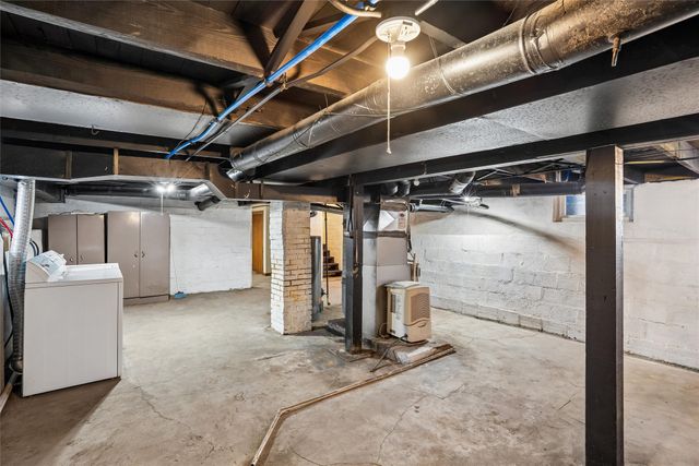 3004 Bowdoin Street, Des Moines, IA 50313