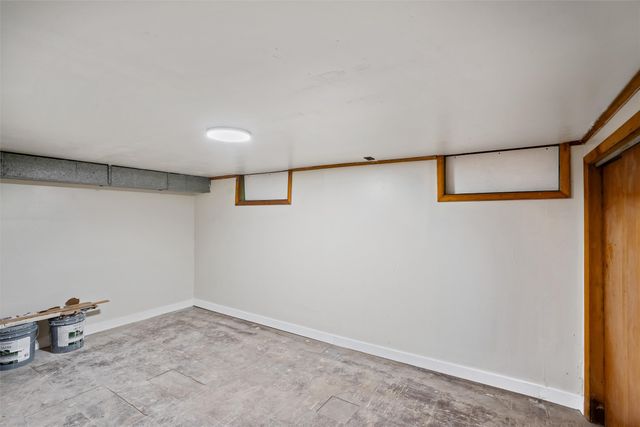 3004 Bowdoin Street, Des Moines, IA 50313