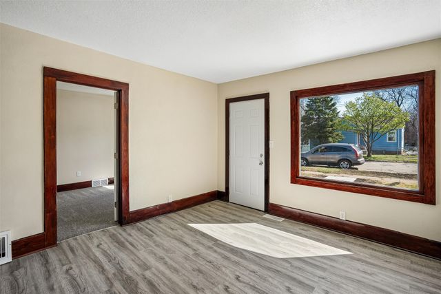 3004 Bowdoin Street, Des Moines, IA 50313