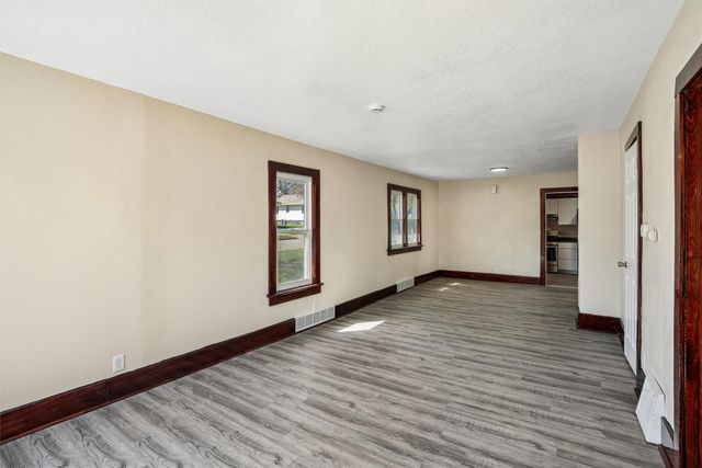 3004 Bowdoin Street, Des Moines, IA 50313