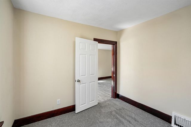 3004 Bowdoin Street, Des Moines, IA 50313