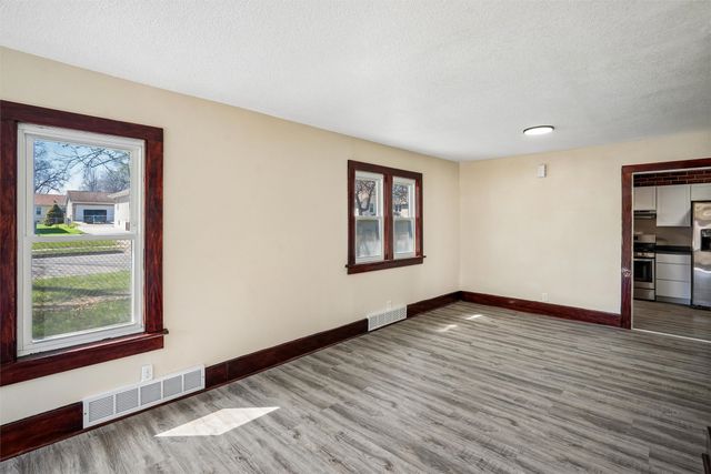 3004 Bowdoin Street, Des Moines, IA 50313