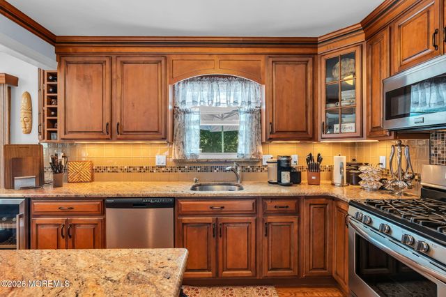 11 Metedeconk Road, Howell, NJ 07731