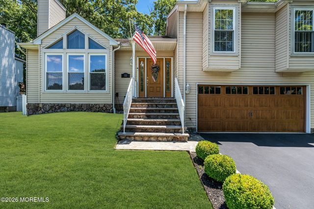 11 Metedeconk Road, Howell, NJ 07731