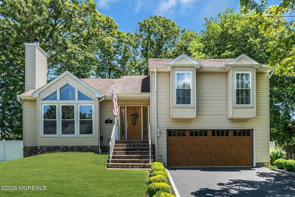 11 Metedeconk Road, Howell, NJ 07731