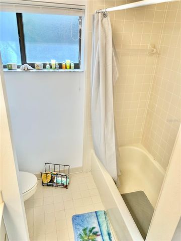 1658 NW 22ND CIRCLE, Gainesville, FL 32605