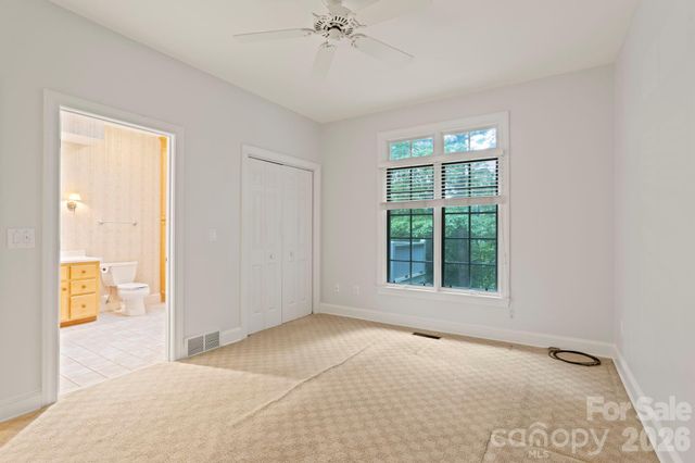 132 Berry Creek Drive, Flat Rock, NC 28731