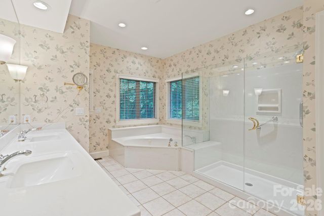 132 Berry Creek Drive, Flat Rock, NC 28731