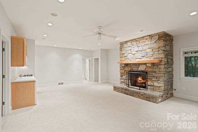132 Berry Creek Drive, Flat Rock, NC 28731
