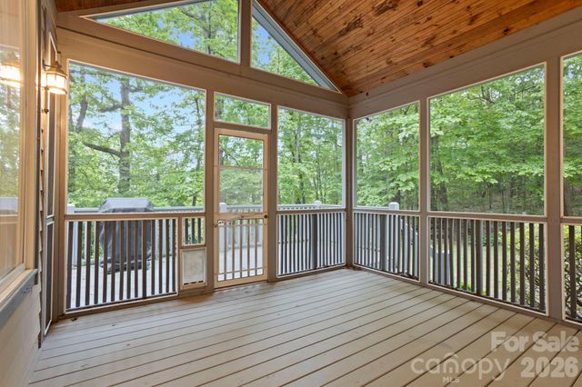 132 Berry Creek Drive, Flat Rock, NC 28731