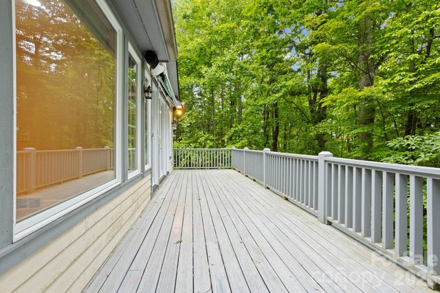 132 Berry Creek Drive, Flat Rock, NC 28731