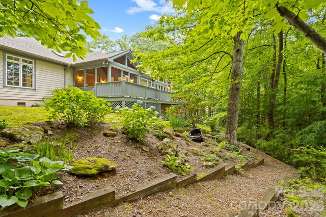 132 Berry Creek Drive, Flat Rock, NC 28731