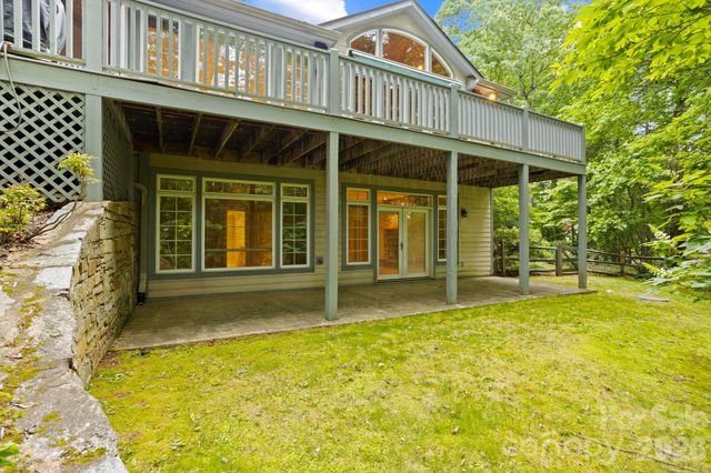 132 Berry Creek Drive, Flat Rock, NC 28731